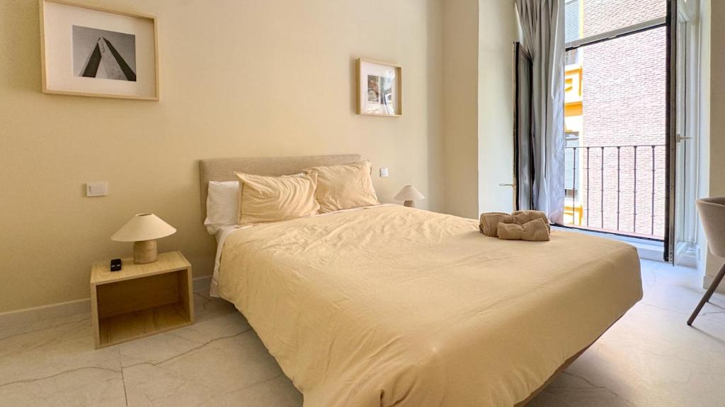 Newly renovated, fully equipped room - 1