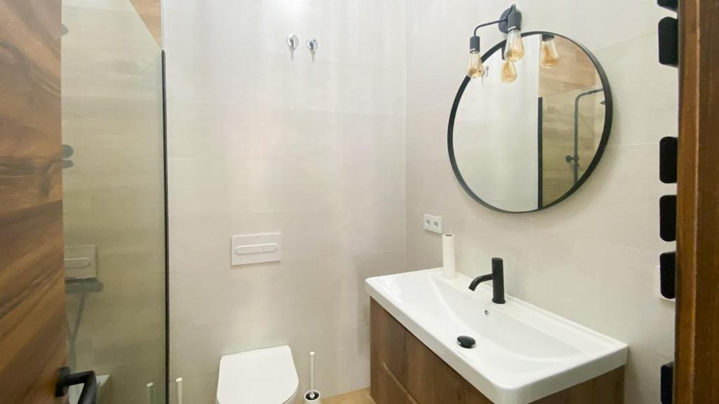 Newly renovated, fully equipped room - 3