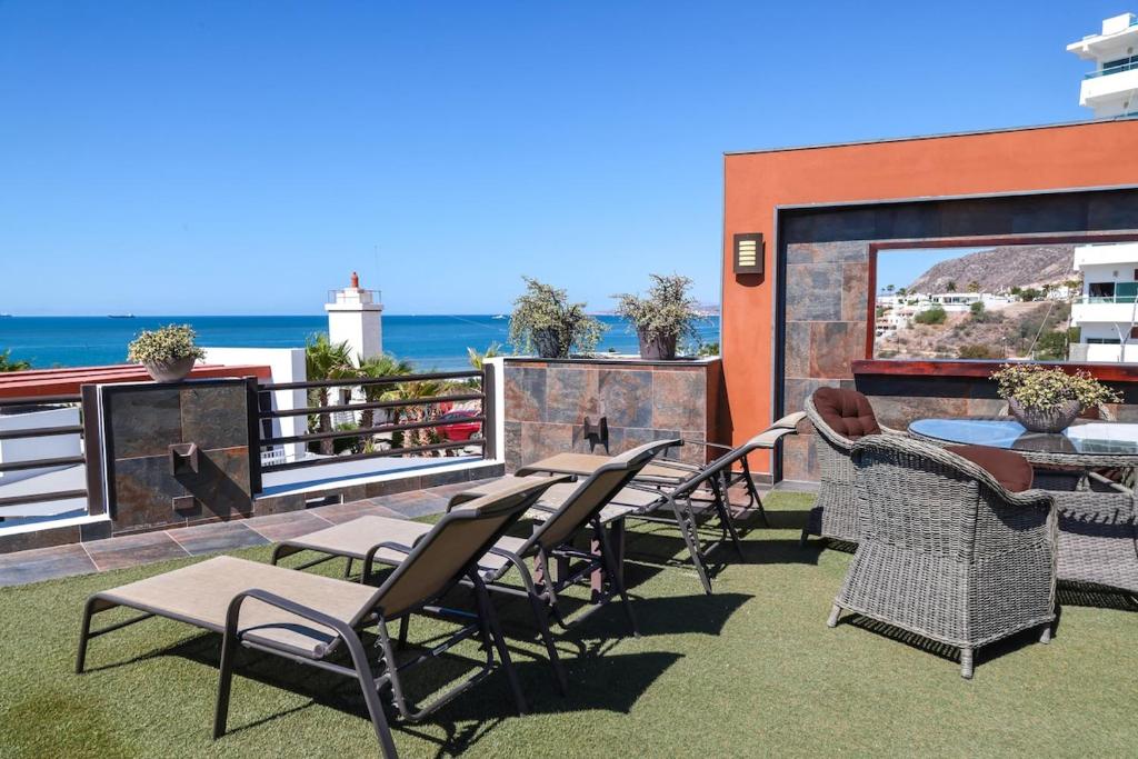 Oceanview 4BR Retreat steps from Malecon in La Paz - 2