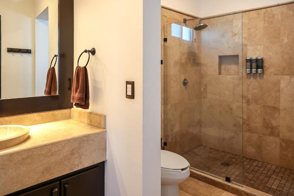 Oceanview 4BR Retreat steps from Malecon in La Paz - 5