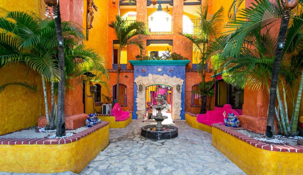 Hacienda Maria Bonita Hotel — Hotel building in Playa del Carmen, Quintana Roo