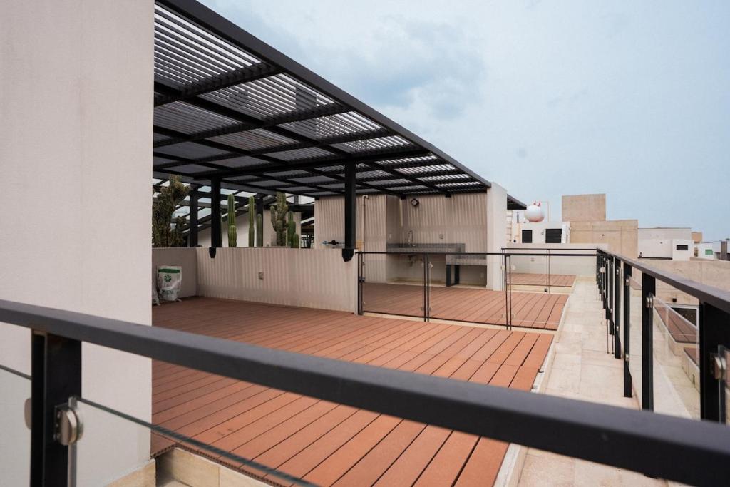 Sunny Roma Norte Studio Balcony and Rooftop Views - 5