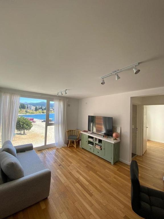 Lakefront apartment - 1