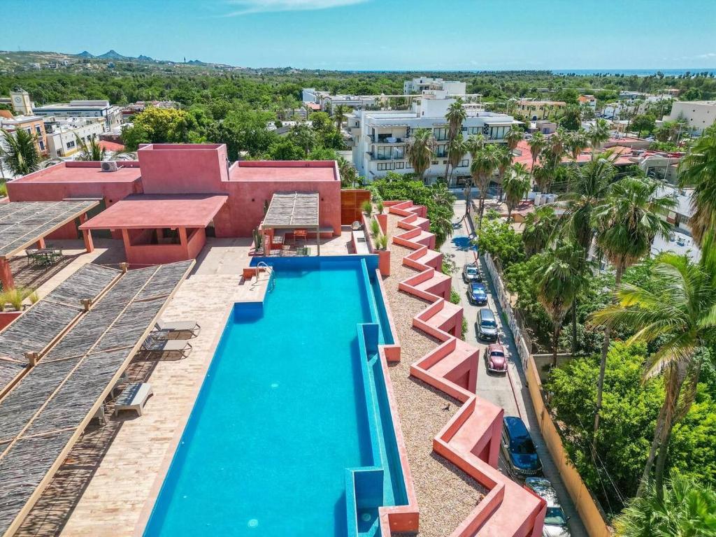 Sunny Art District Condo, Rooftop Infinity Pool - 4