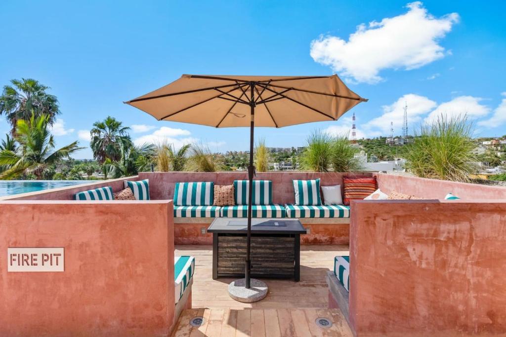 Warm Art District Condo, Rooftop Infinity Pool - 2