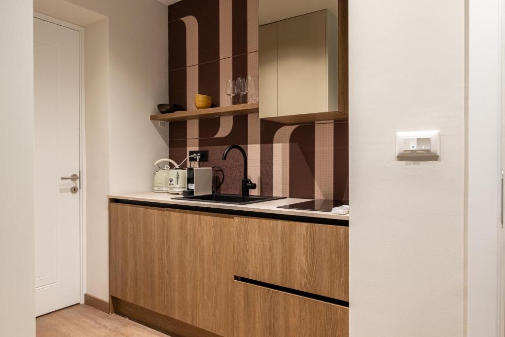 Bright 3BDR Apartment with Garden - FREE PARKING - 2