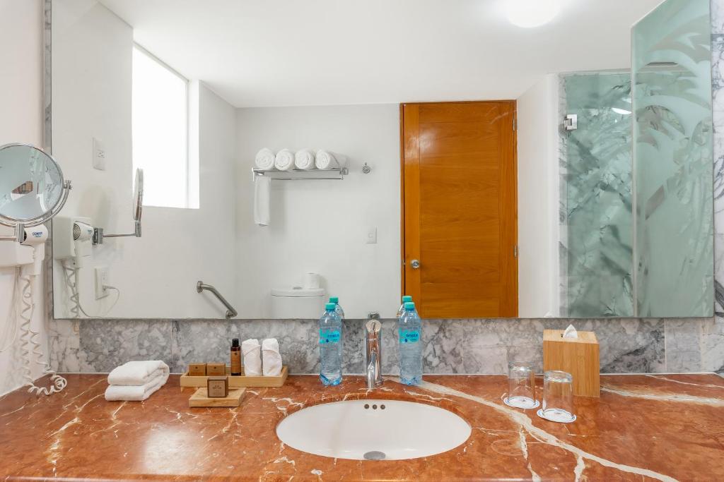 Sunset Marina Resort & Yacht Club - 5