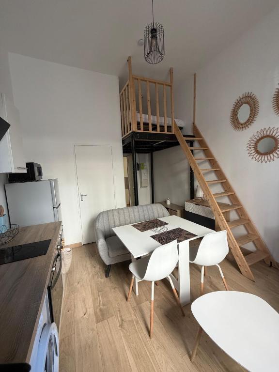 Cozy loft, proche du tram, Wi-Fi, smart TV - 4