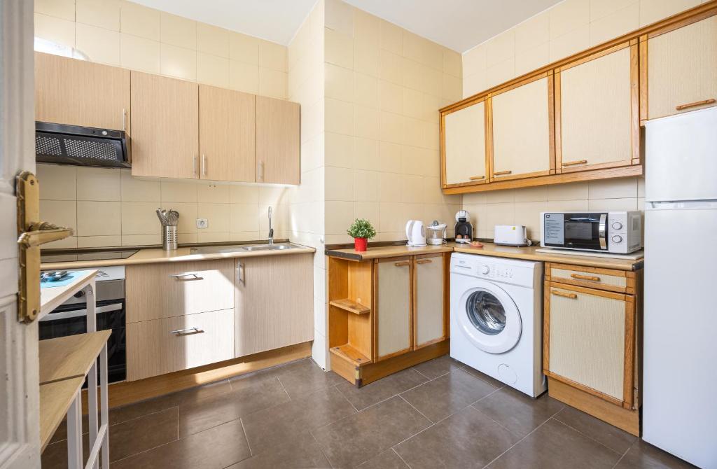 Stylish 2BR Apartment in Central Madrid - 3