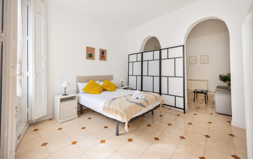 Stylish 2BR Apartment in Central Madrid - 4