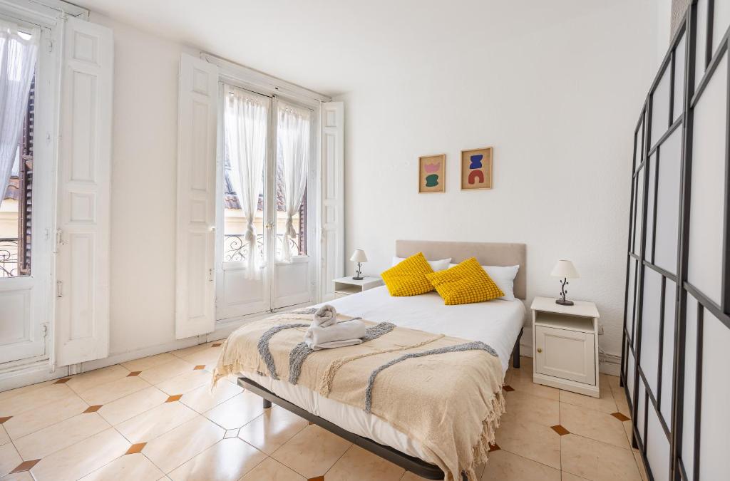 Stylish 2BR Apartment in Central Madrid - 1