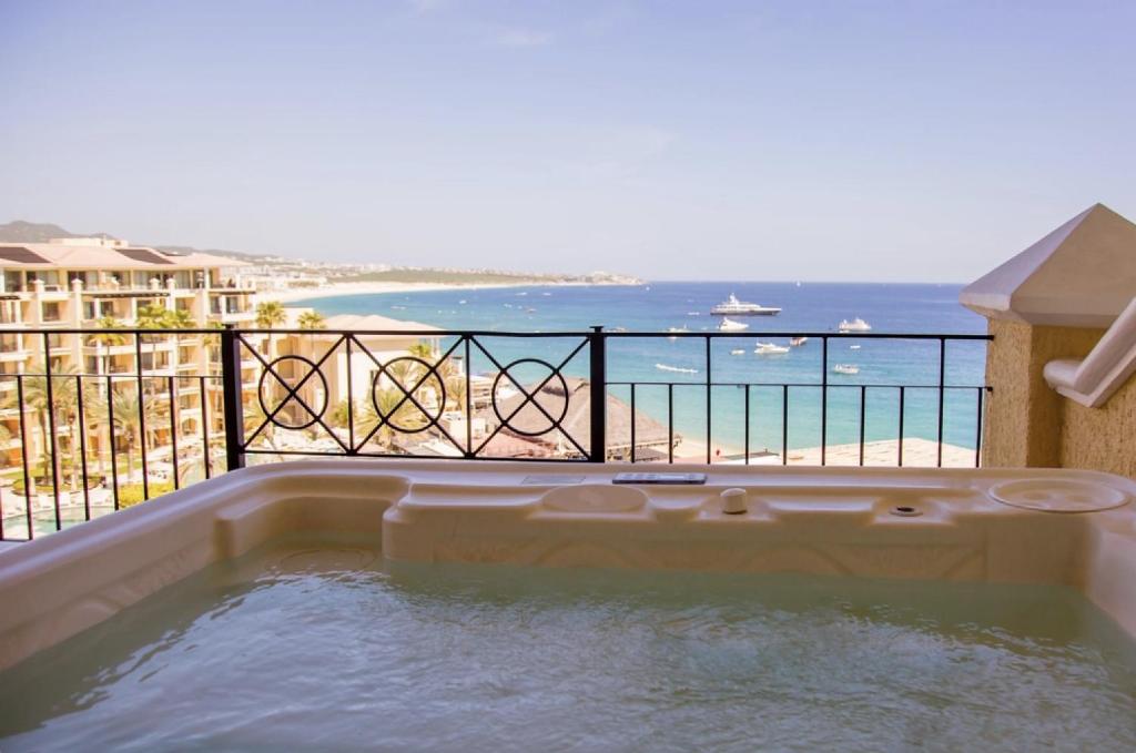 Casa Dorada One Bedroom Penthouse Cabo Dec 25 '26 to Jan 1 '27 - 4