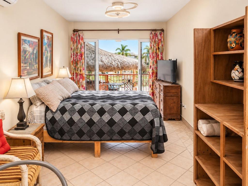 Casa Sydney with Pool, Hot Tub and Golf Course Views - 4