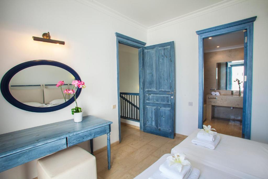 Nausicaa Luxury Villas photo
