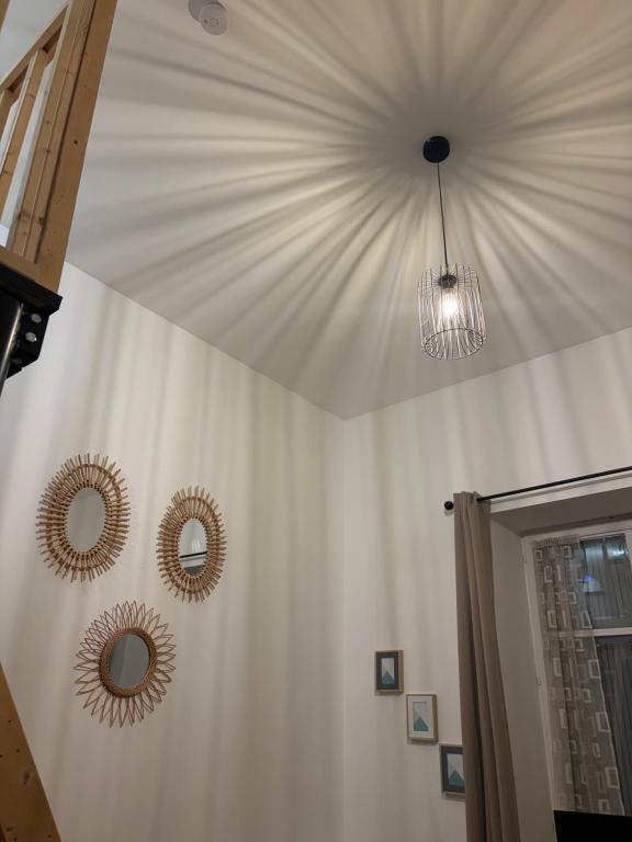 Cozy loft, proche du tram, Wi-Fi, smart TV - 3