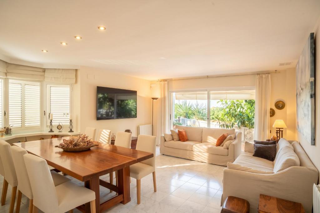 Comfortable House in Sitges with Shared Pool - 3