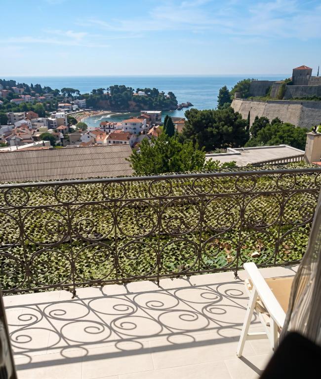 Comfortable Apartment in Ulcinj with Sea View and Garden - 1