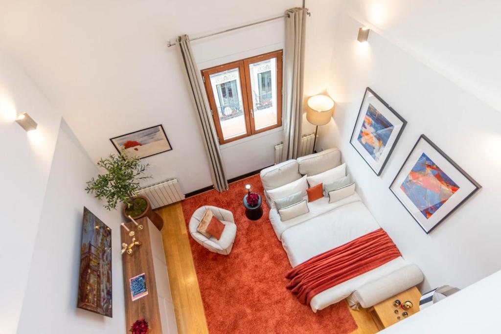 Duplex in the Heart of Madrid - Temporada - 5