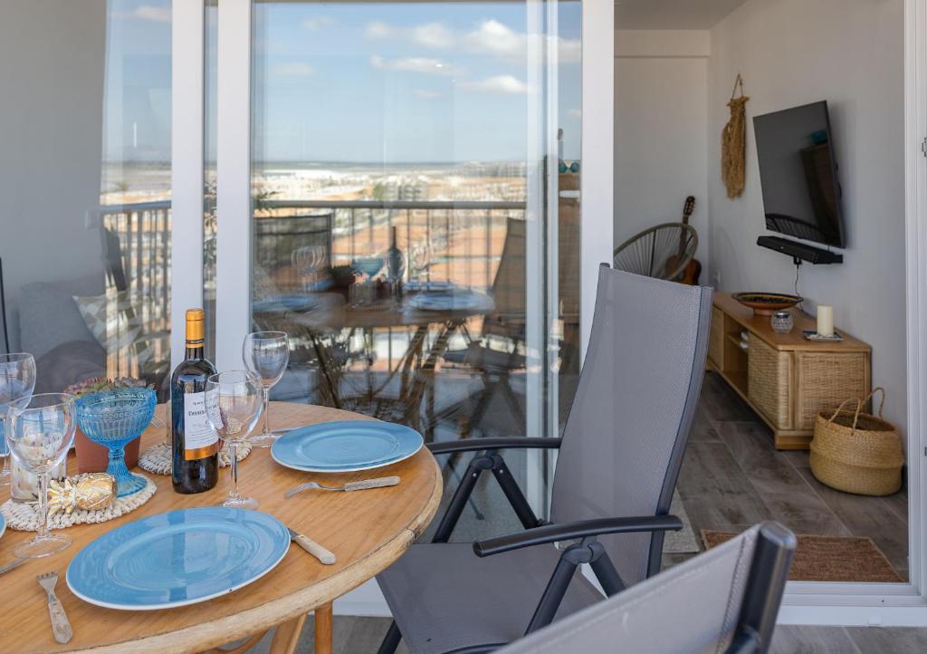 Salimar Apartment - Sea & Salt Lake Views - 250m to the Beach - 3