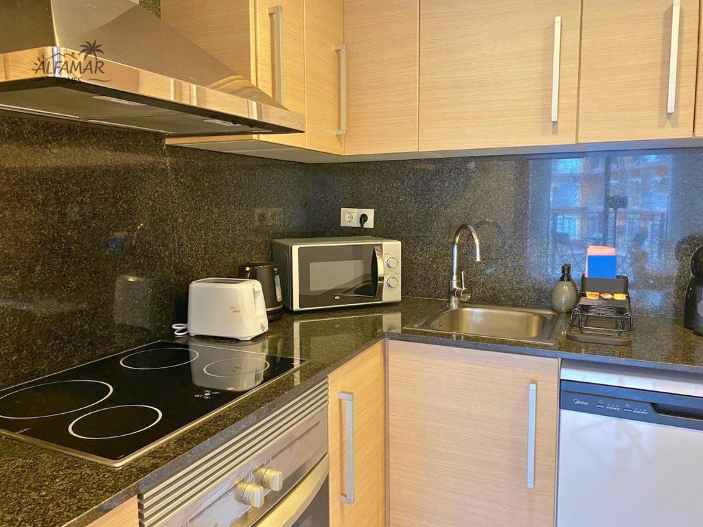Gala Suite - Modern Apartment with Parking & Pool - 2