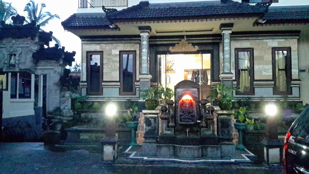 Hotel Mawar Sari photo