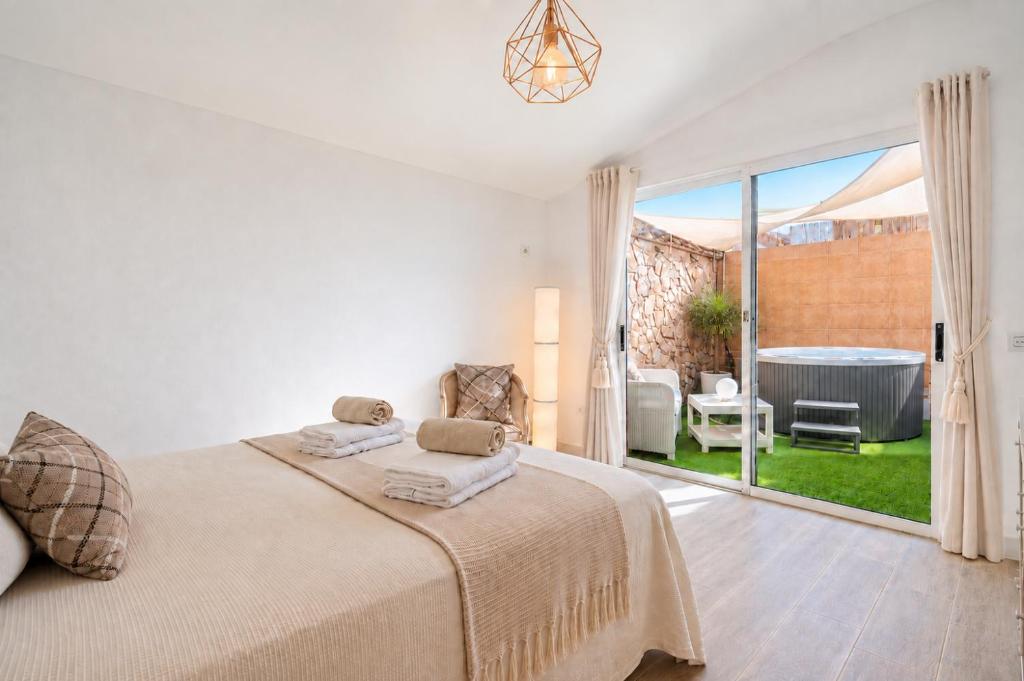 Villa Vinidum Climated Pool,Jacuzzi,Movietheather - 5