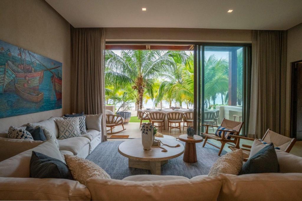 Artila 6BR Beachfront Steps from Caribbean Blue - 1