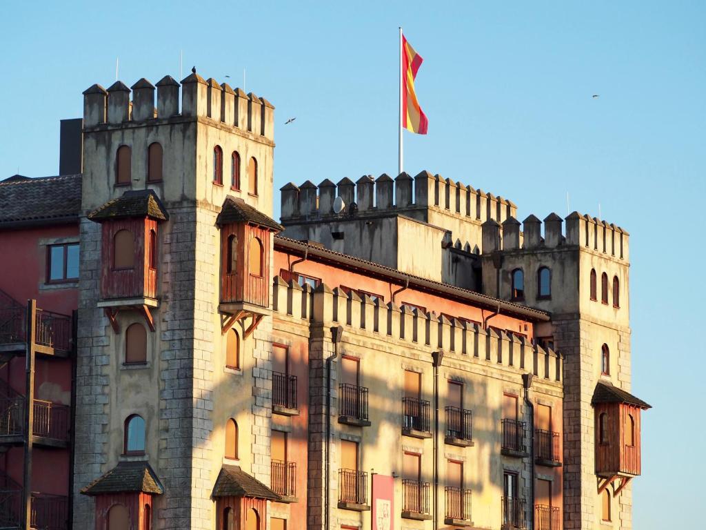 4-Sterne Burghotel Castillo Alcazar, Europa-Park Freizeitpark &amp; Erlebnis-Resort — Hotel in Rust
