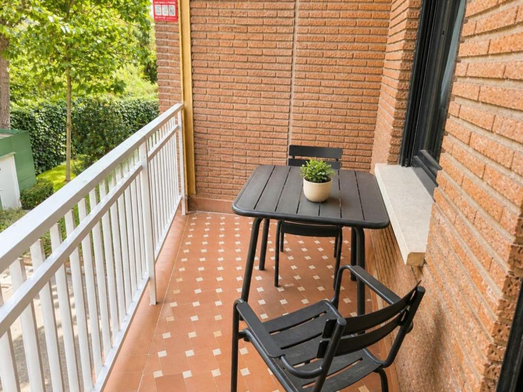 Spacious Madrid Apartment with Garden - 5
