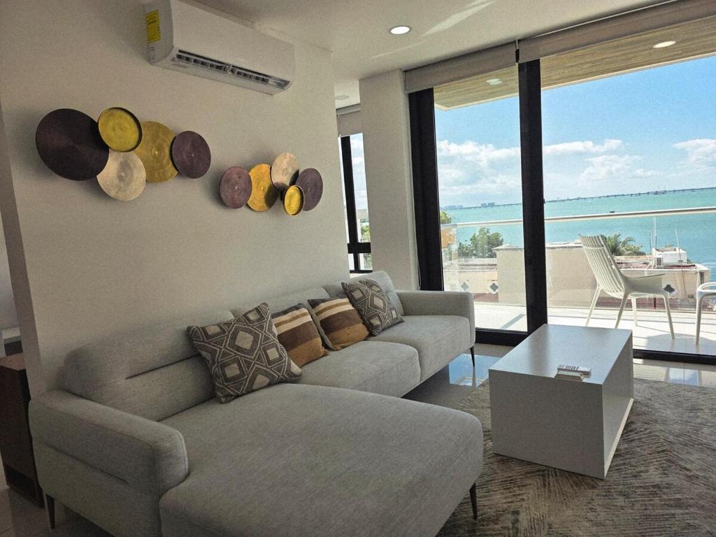 TAKH, Elegant Condo 2BR Rooftop Pool Ocean View & Balcony lagoon view - 1