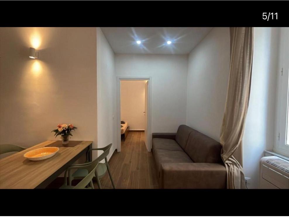 Piazza Beverini Ground Floor Guesthouse - 4