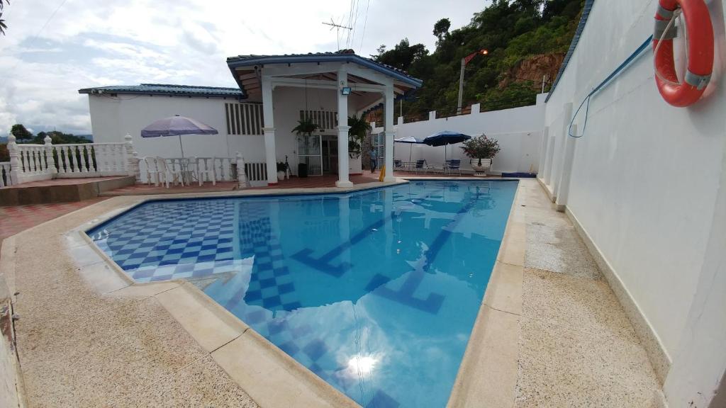 Hotel Quinta Casa Blanca en Melgar, Colombia 13 opiniones, precios