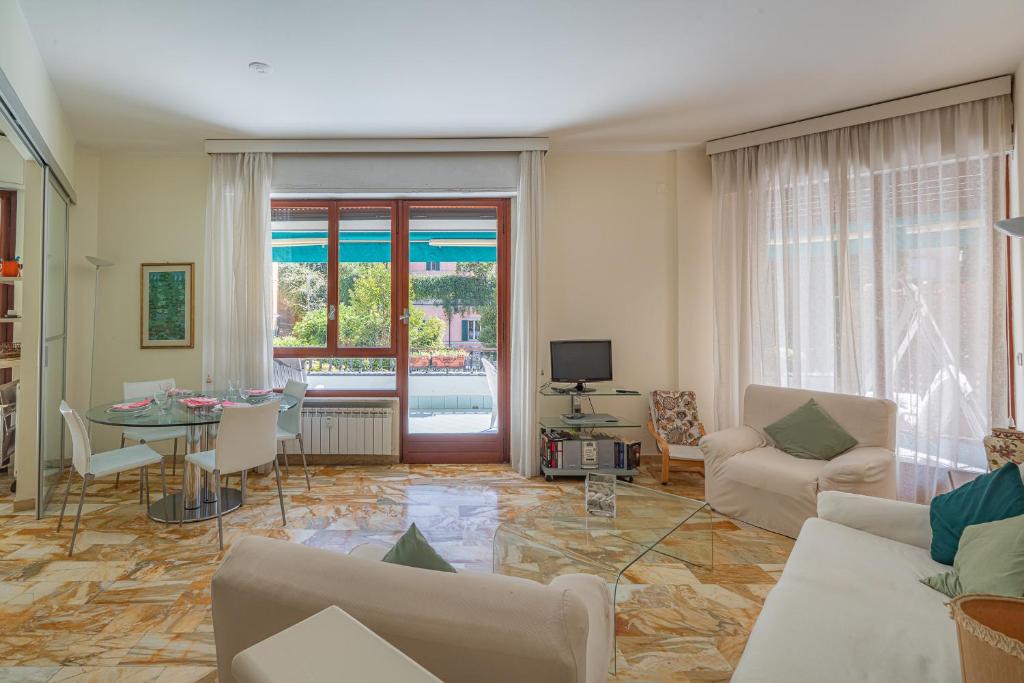 Large Terrace, Private Parking, Rapallo - 2