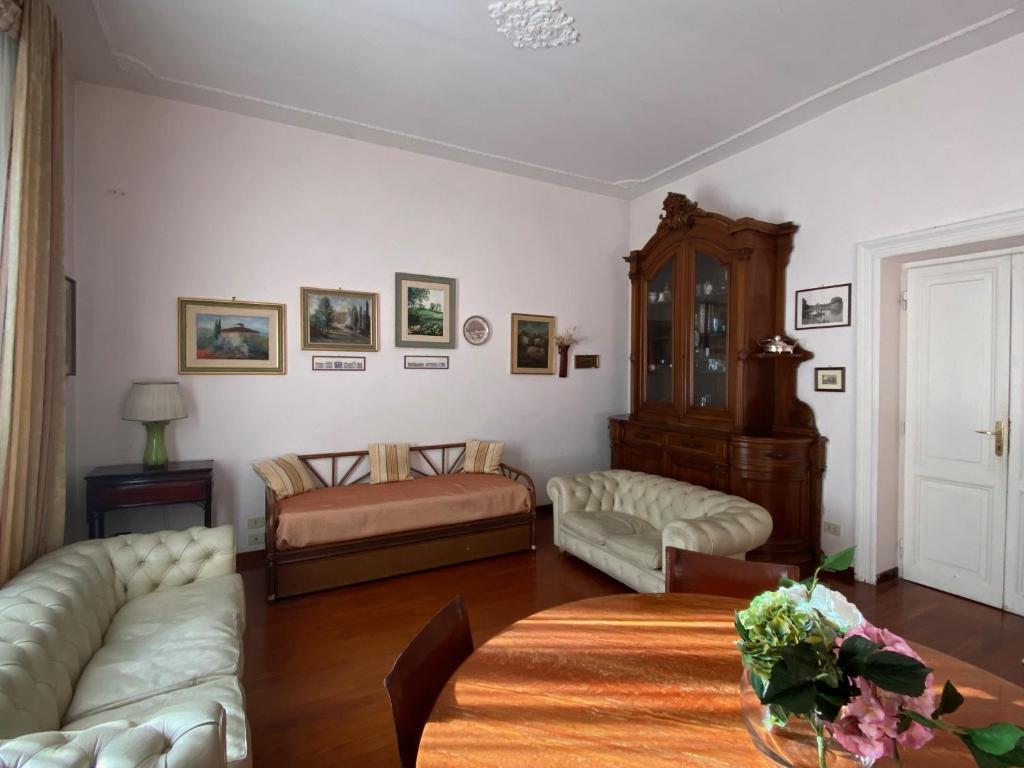Elegant Apartment Rome Colosseum - 4