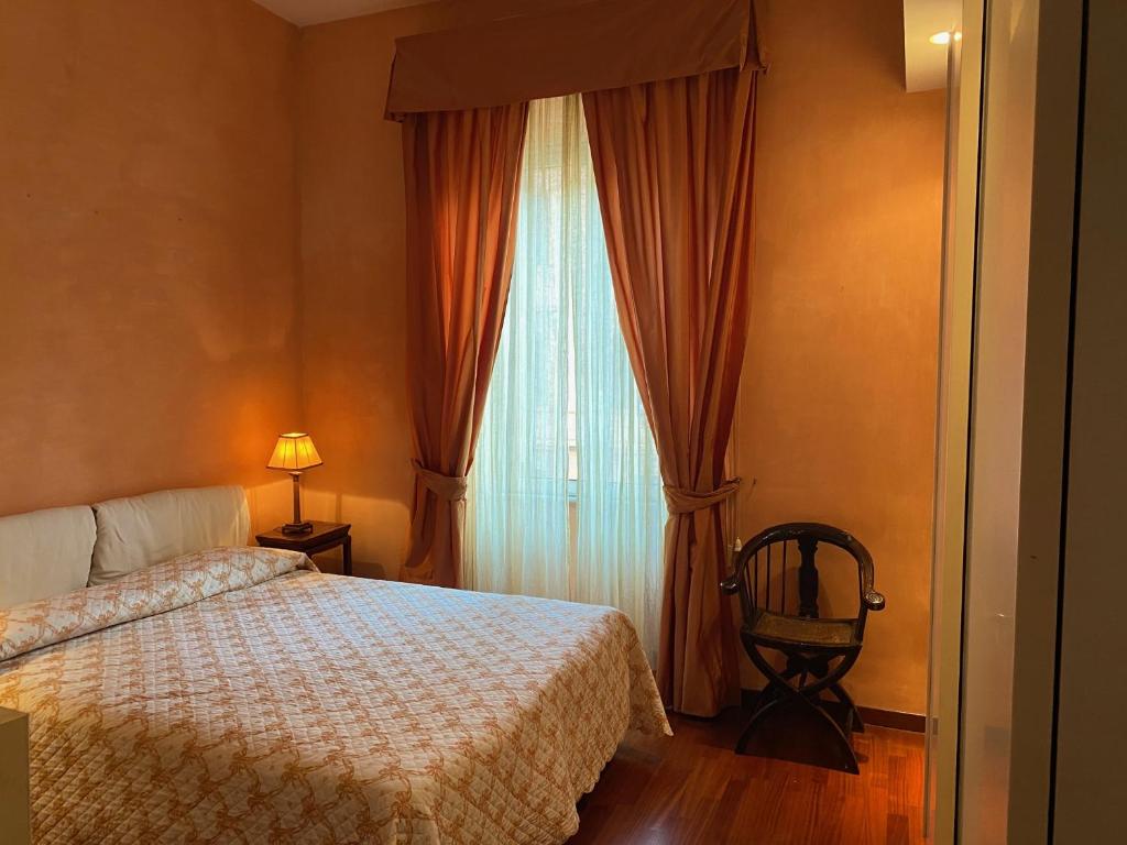 Elegant Apartment Rome Colosseum - 3