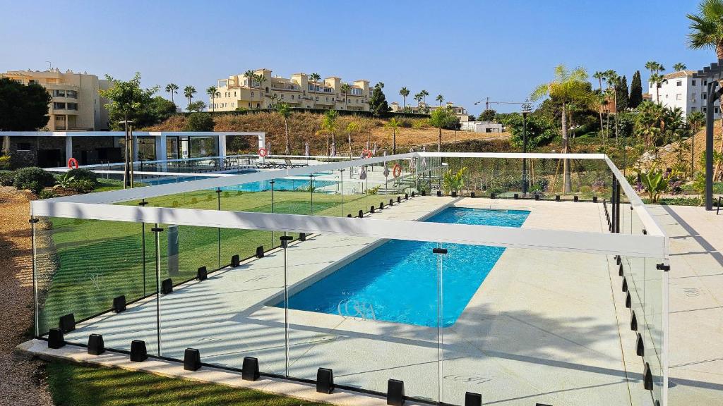 Stylish apartment with access to pool, gym & padel - 2