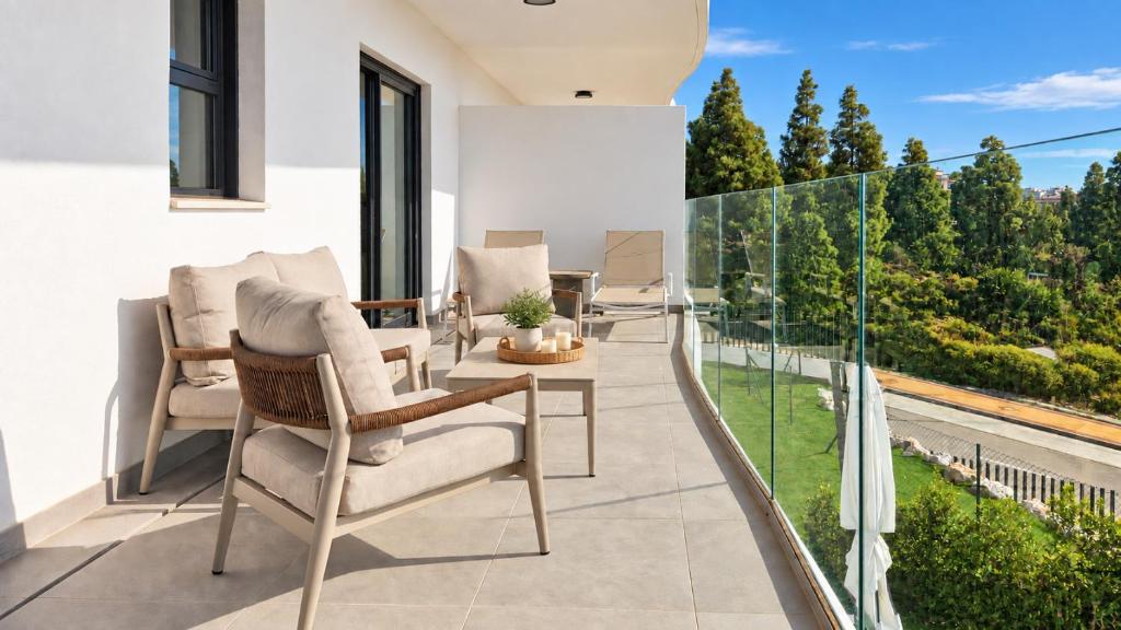 Stylish apartment with access to pool, gym & padel - 3