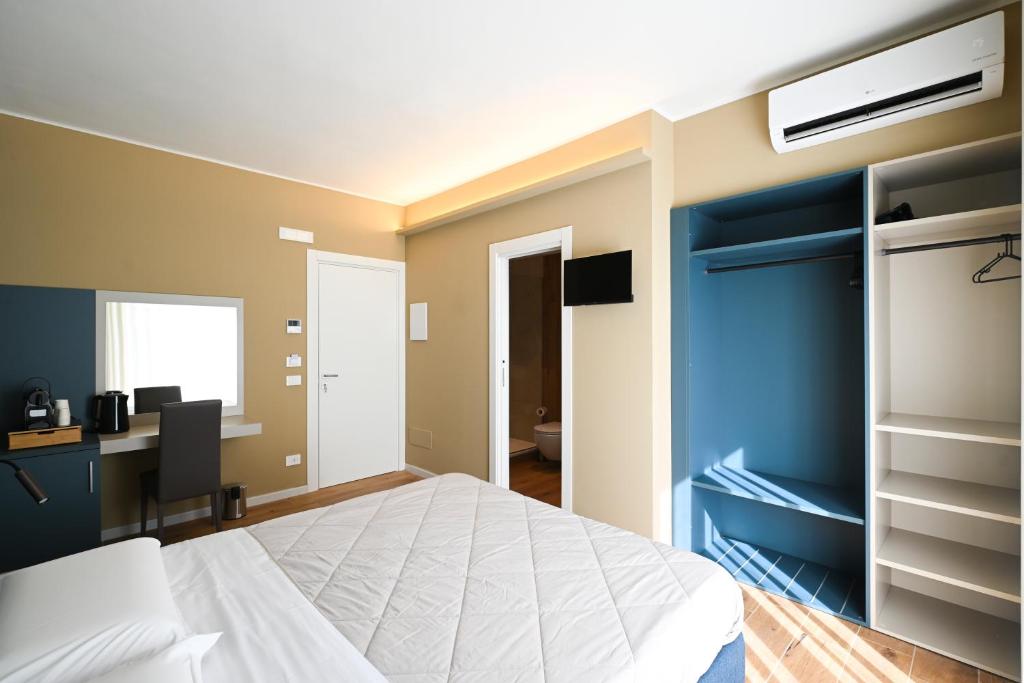Me Too Exclusive Apartments - Levante Rooms - 4