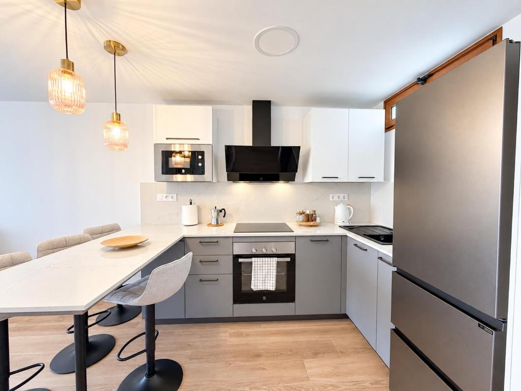 Top Location 3BR , 2BR, communal pool - 5