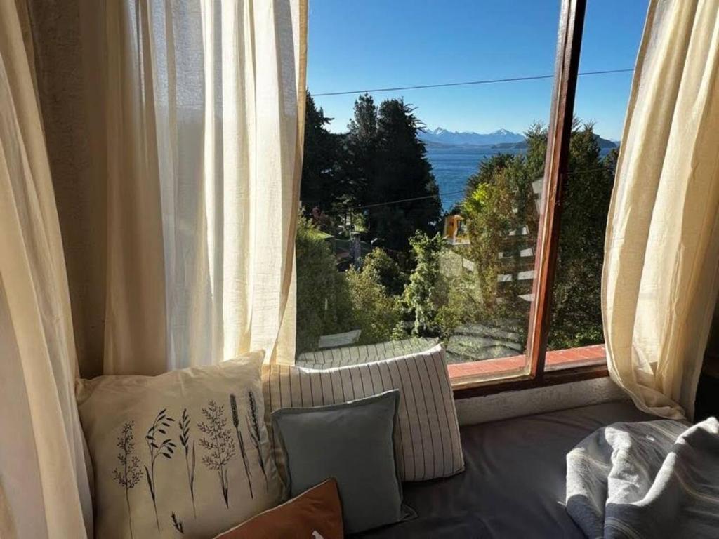 Depto. con vista al Huapi a 200 m de Playa Bonita - 3