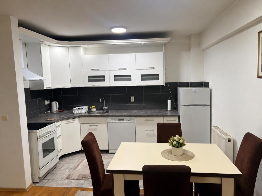 Lina Apartment Ilidža - 4