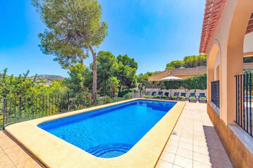 Villa Astret by Villa Plus - 2