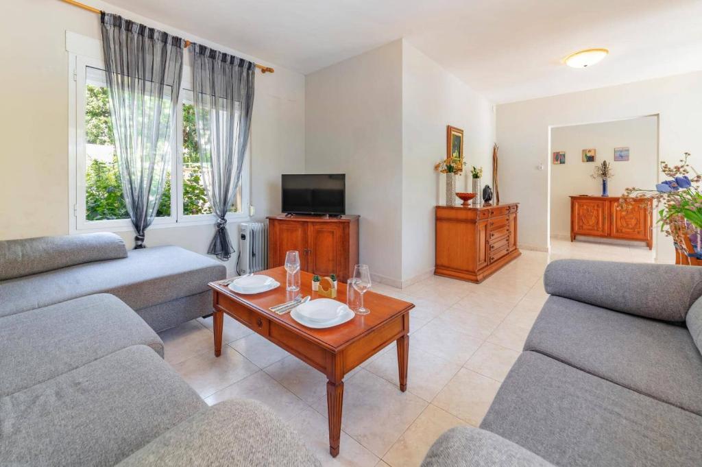 Villa Astret by Villa Plus - 5