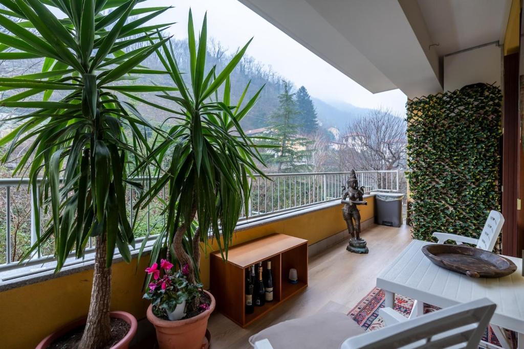 Como Elite Apartment with Wi-Fi and a larger balcony - 3