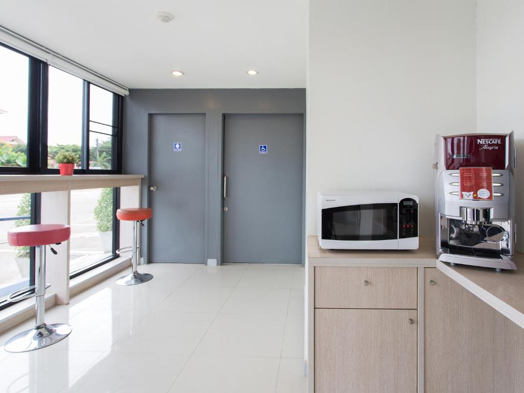 Bar/lounge, HOP INN&nbsp;Mae Sot Building A in Tak