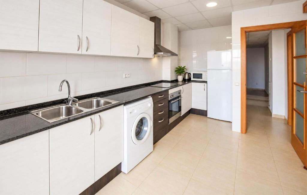 Bonito Apartamento De 2 Habitaciones En Deltebre - 3