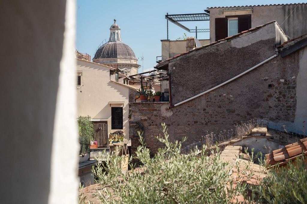 GuestHost - Victoria Roman Forum View - 5