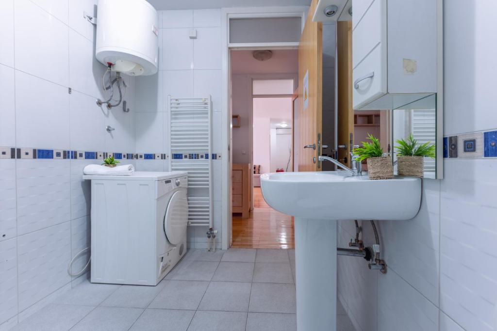Modern 2BDR apartment in the center - FREE PARKING - 3