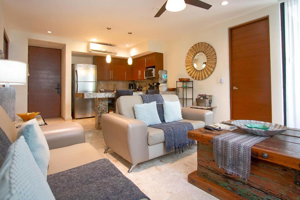 Central 2BR I Rooftop Pool - Walk to 5th - 5