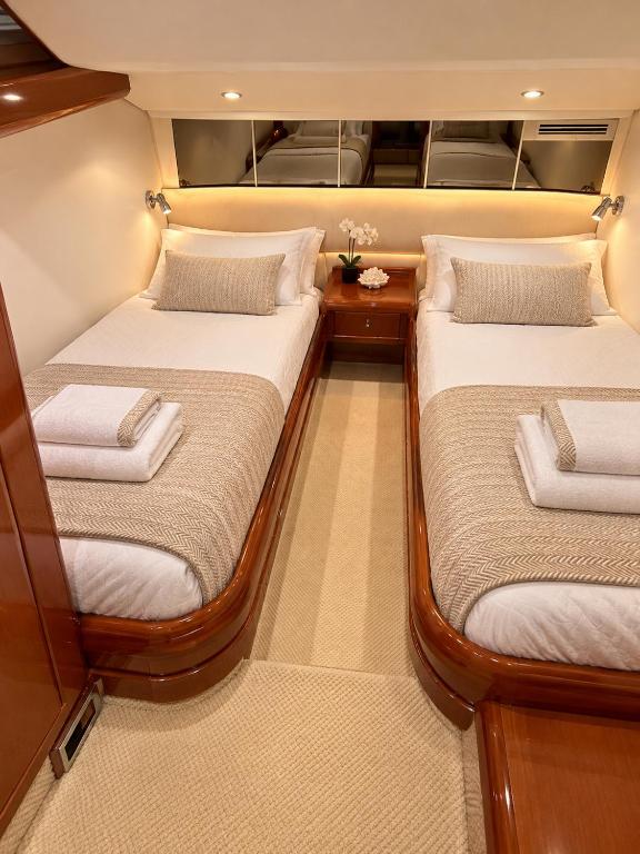 Fairline Squadron 59 Luxury Yacht Stay in Tivat - 2